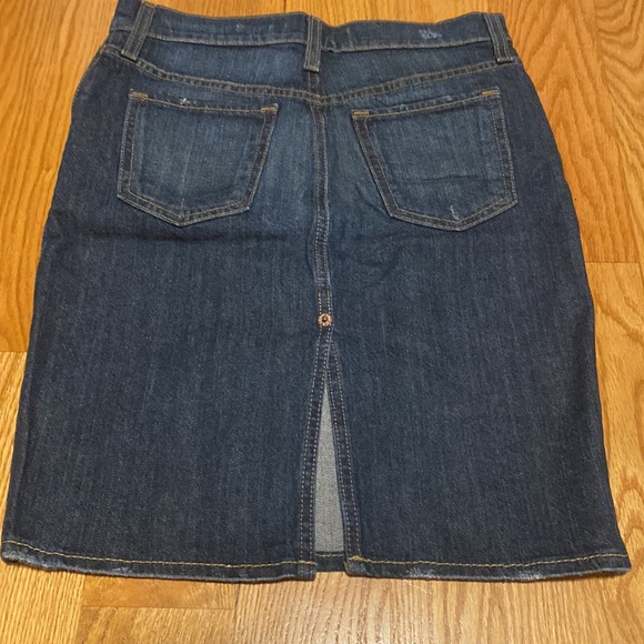 Old Navy Stretch Pencil Skirt - Picture 2 of 2